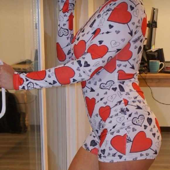 NEW heart print long sleeve sleep romper/onsie/pjs - Picture 3 of 5